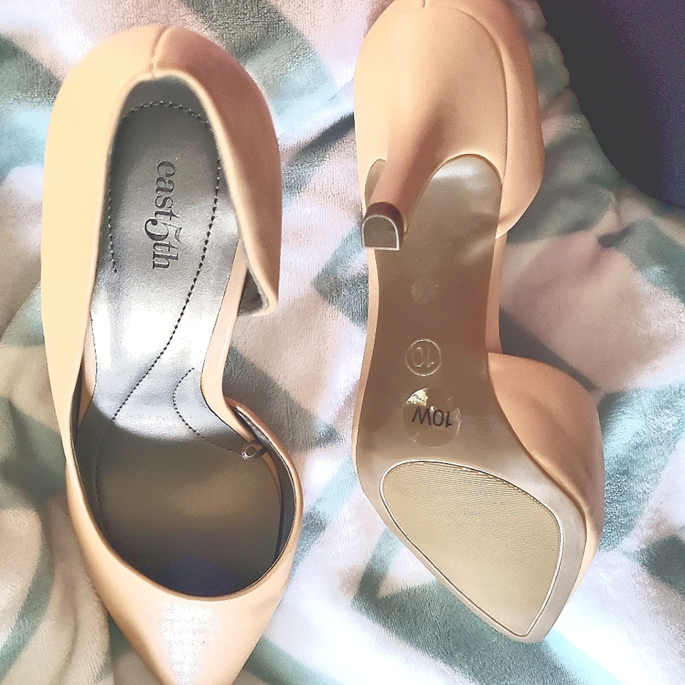 East 5th Taupe Nude Pointed Toe Heels